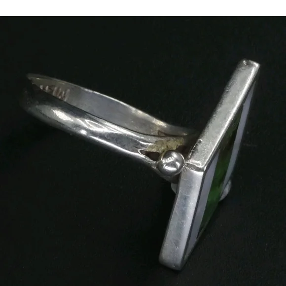 Vintage Sterling Silver White‎ Mother Of PearlSilver and Green Geometric Ring - Picture 3 of 5